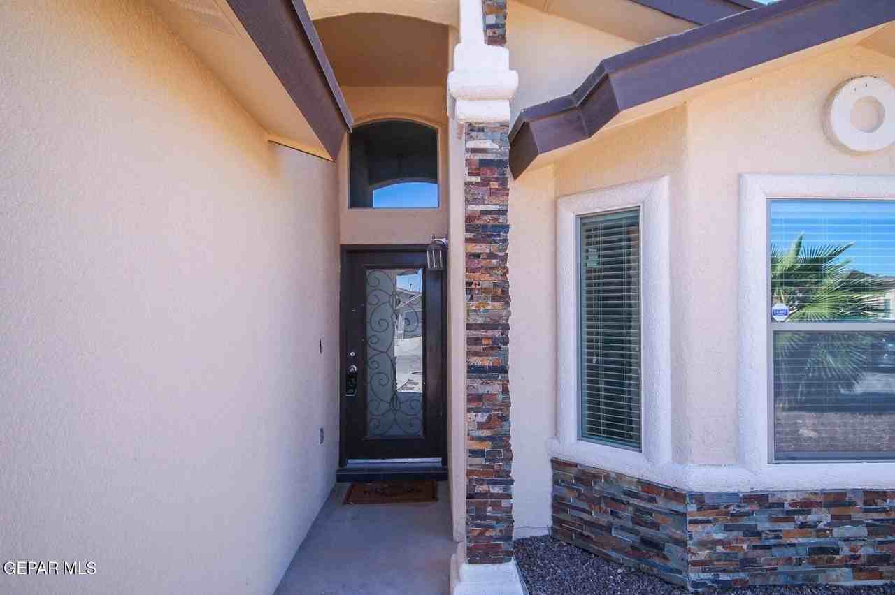 4833 Adrian Campos St - Photo 7 of 31