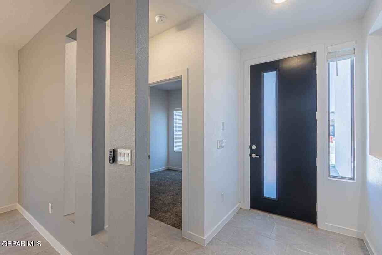15168 Composition Ave - Photo 3 of 27