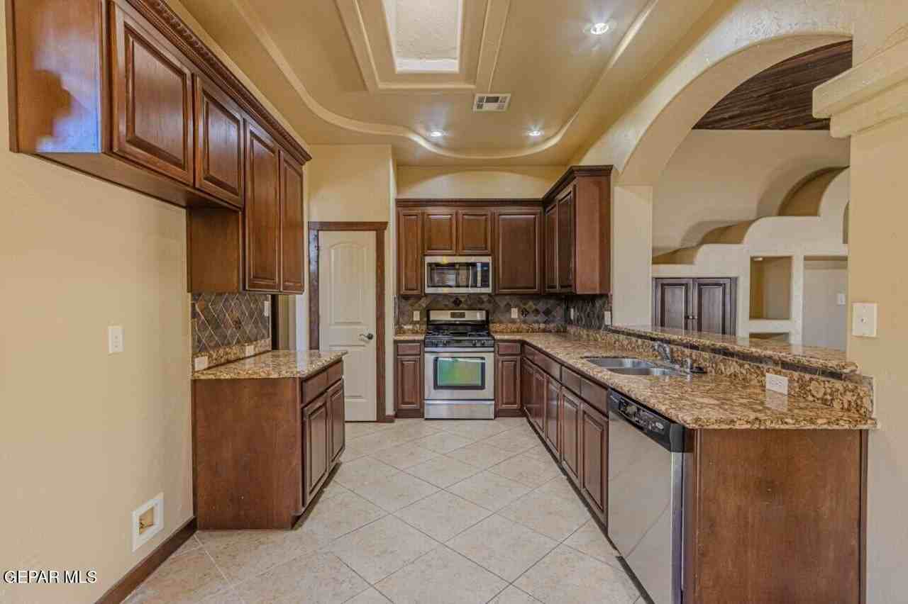 5357 Guillermo Frias Ln - Photo 6 of 30