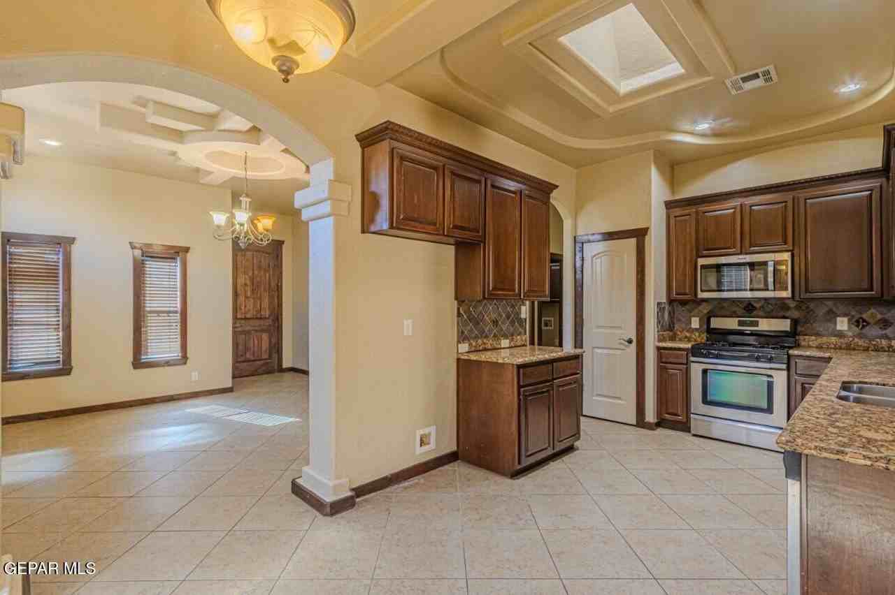 5357 Guillermo Frias Ln - Photo 7 of 30
