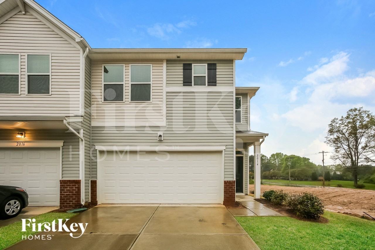 2014 Cypress Village Dr Nw