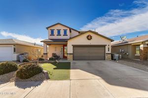 featured image of 3921 Desert Dunes Dr