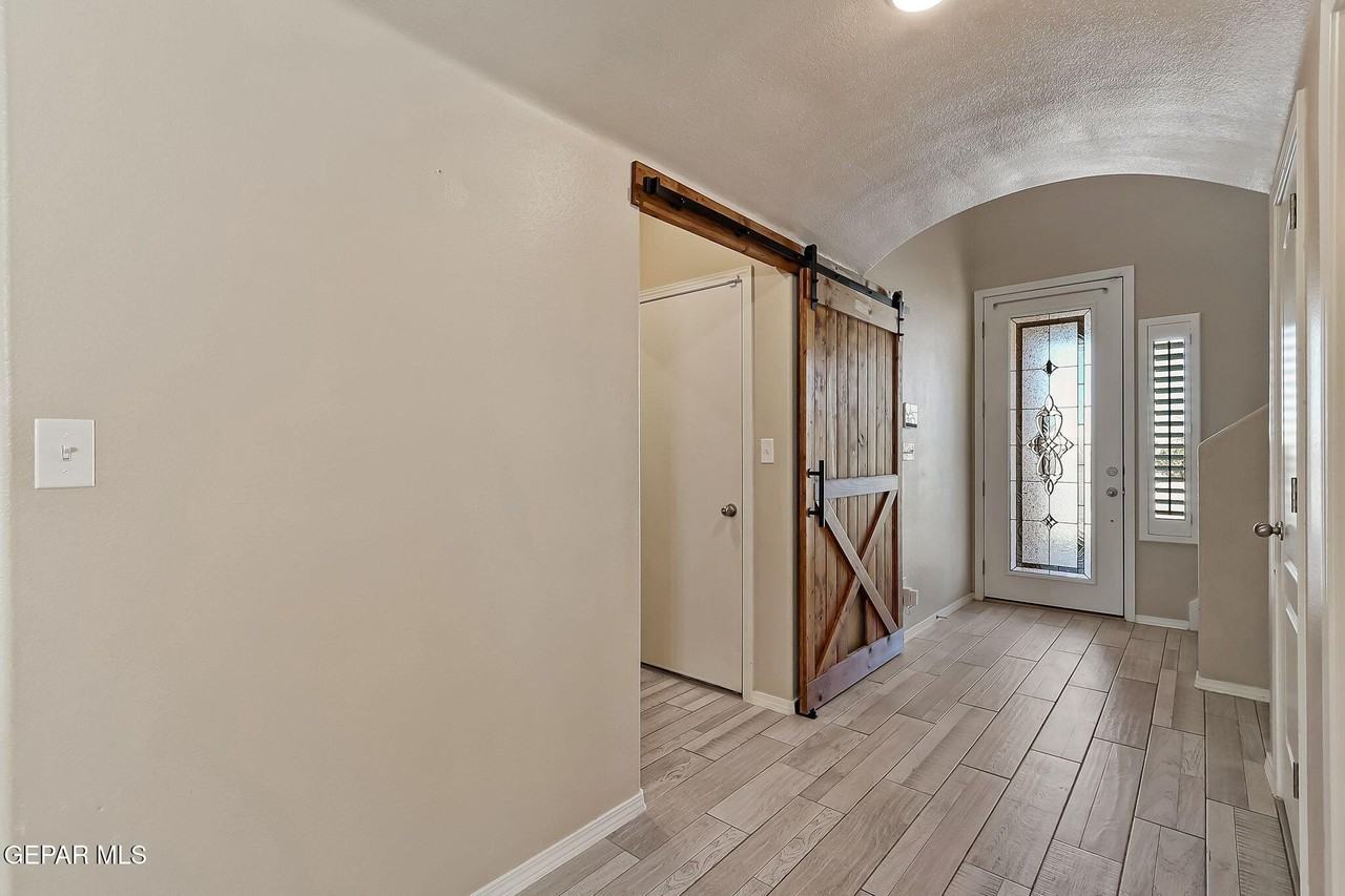 3921 Desert Dunes Dr - Photo 6 of 50