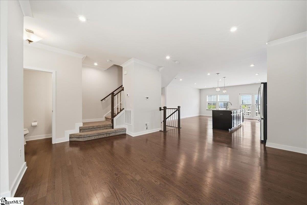 52 Itasca Dr - Photo 4 of 25