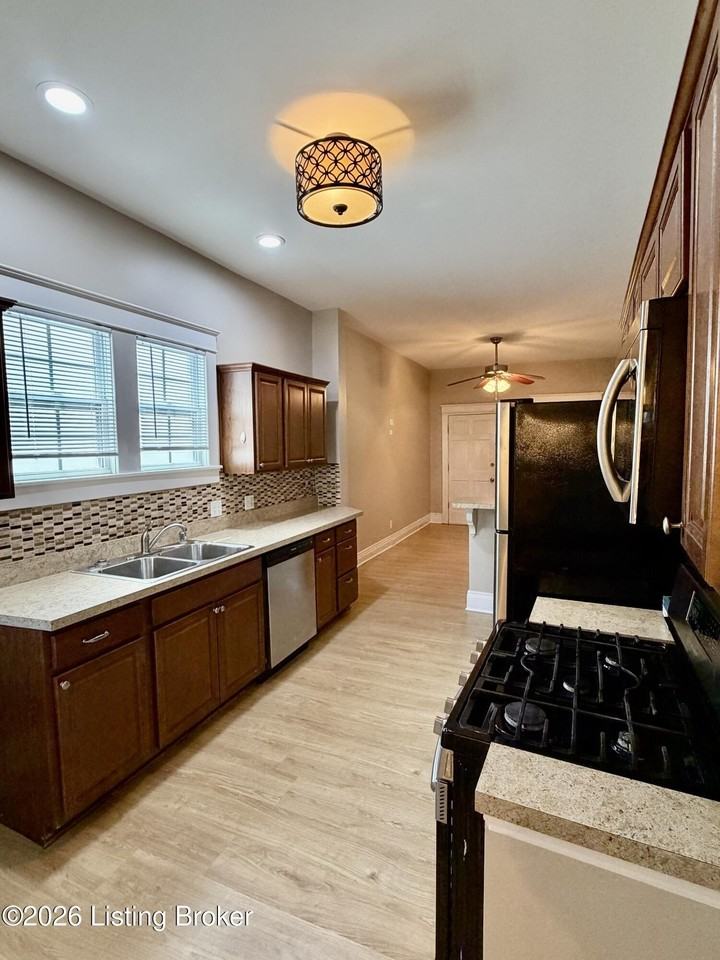 2125 Crittenden Dr - Photo 3 of 24