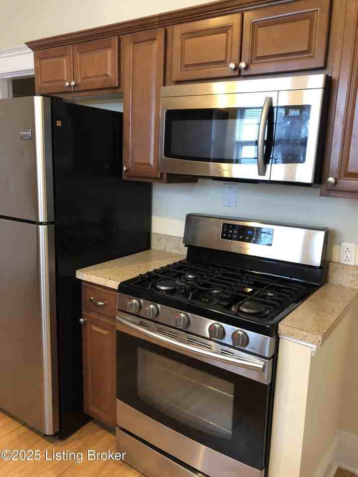2125 Crittenden Dr - Photo 4 of 24