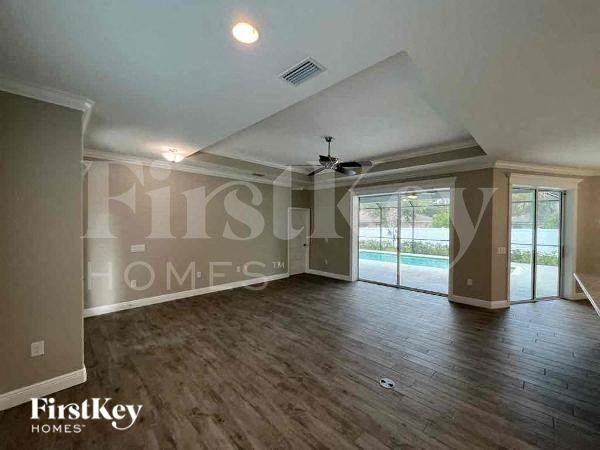 4099 Carver St - Photo 2 of 12