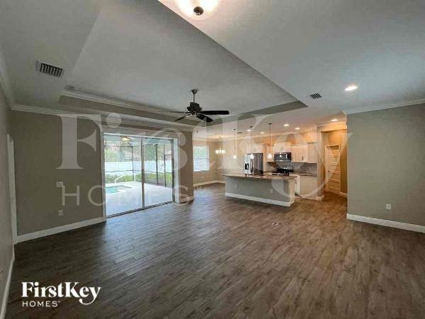 4099 Carver St - Photo 4 of 12