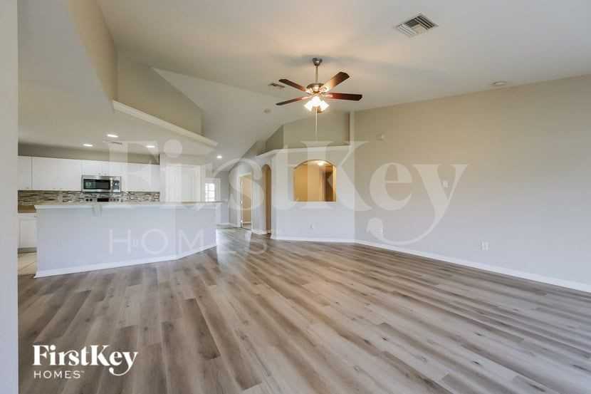 214 Nw 29th Ter - Photo 4 of 15