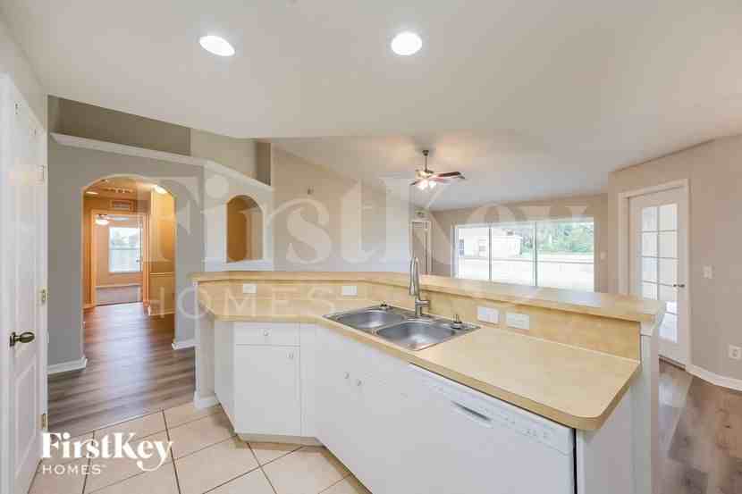 214 Nw 29th Ter - Photo 7 of 15