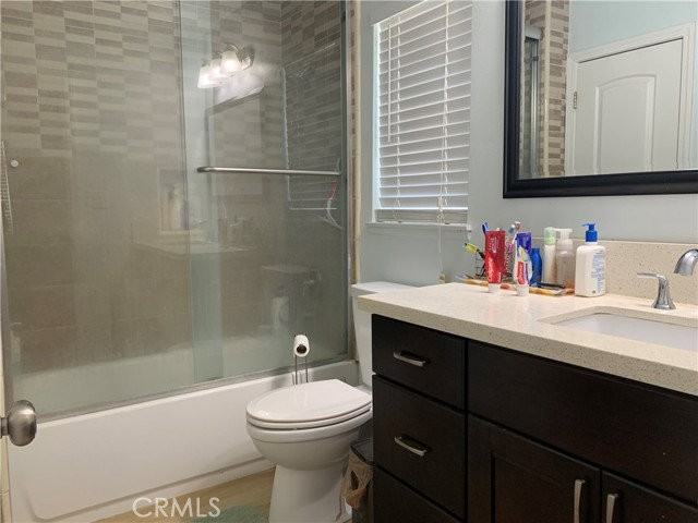 1638 Grove Pl - Photo 5 of 8