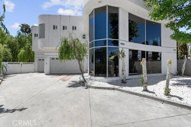 1580 San Bernardino Pl - Photo 2 of 8