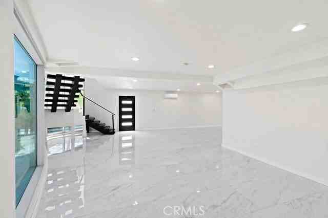 1580 San Bernardino Pl - Photo 5 of 8