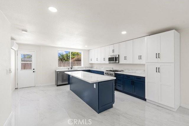 1580 San Bernardino Pl - Photo 6 of 8