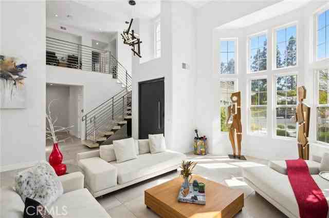 3 Bridgeport Rd - Photo 3 of 8