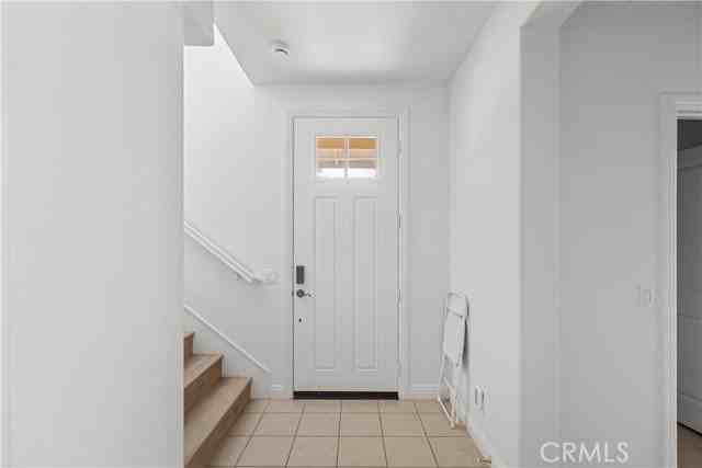 217 Wicker - Photo 3 of 7