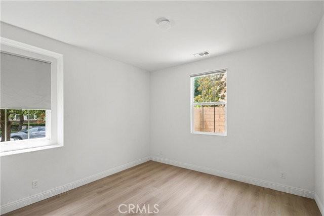 217 Wicker - Photo 6 of 7