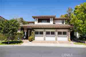 featured image of 32 Gleneagles Dr