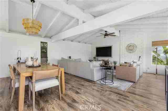 620 Temple Hills Dr - Photo 4 of 8
