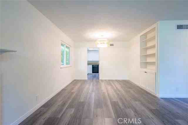 25342 Hugo Rd - Photo 6 of 8
