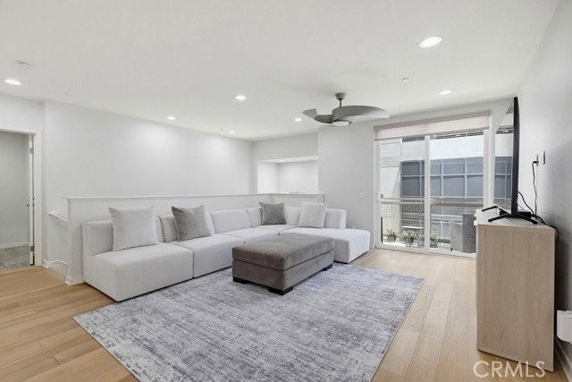 503 Rockefeller - Photo 3 of 8