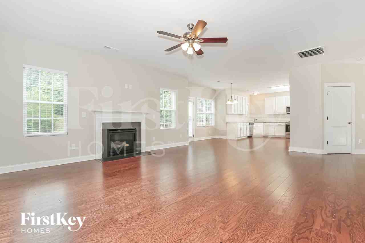 6116 Bedstone Dr - Photo 4 of 16