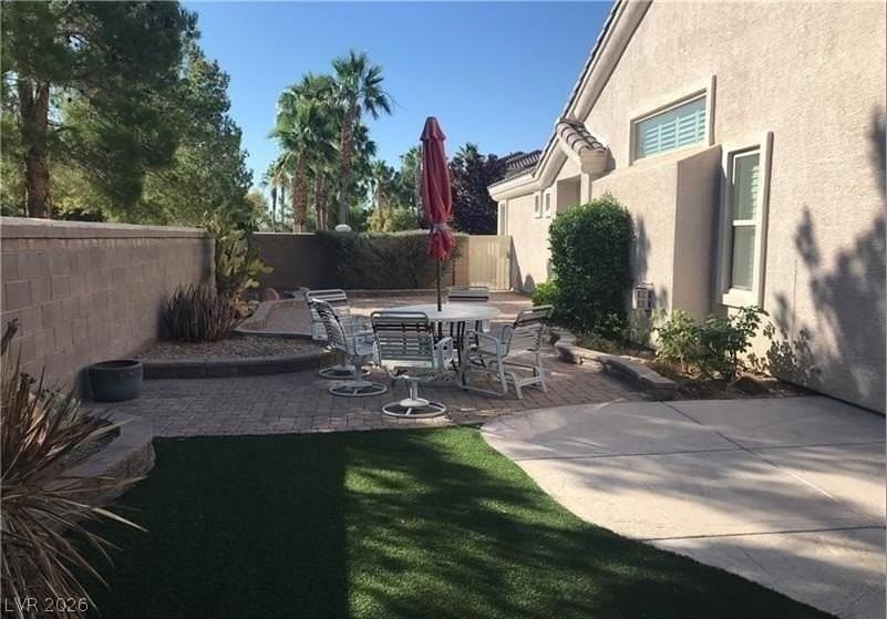 196 Spring Hollow Dr - Photo 2 of 11