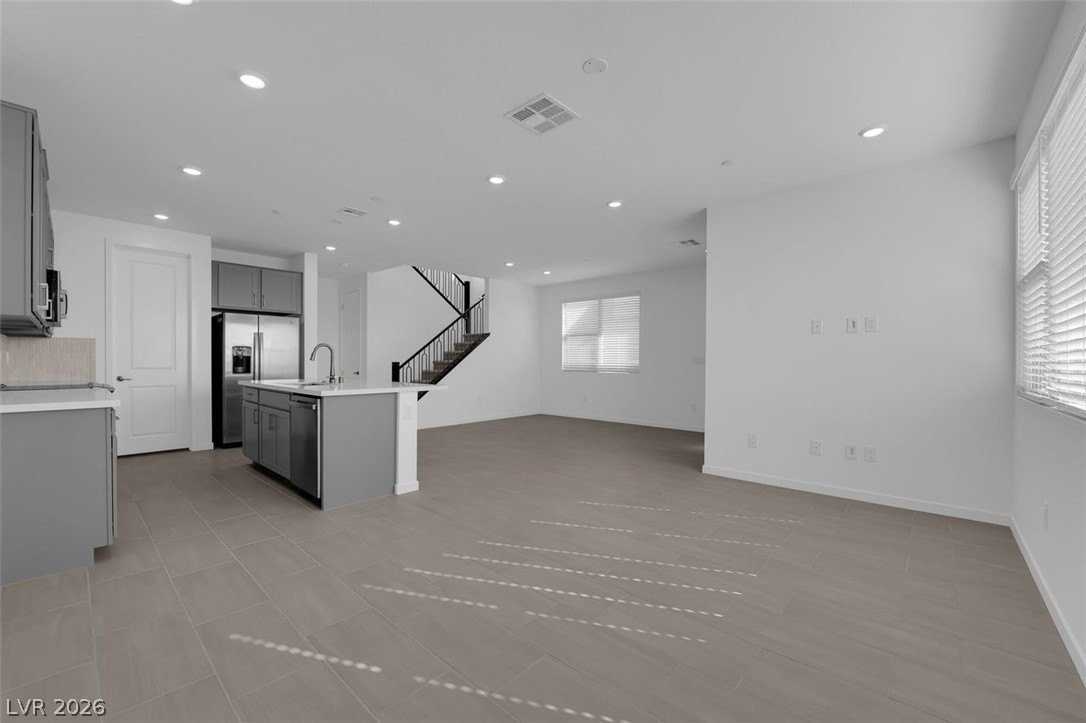 1576 Hopeful Lark Ln - Photo 4 of 16