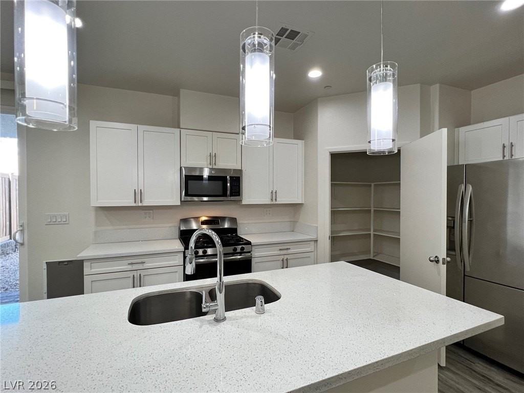 1586 Tilman Ln - Photo 2 of 20