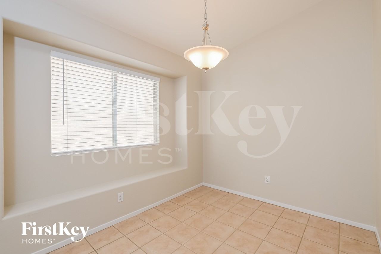216 Nautical St - Photo 4 of 15