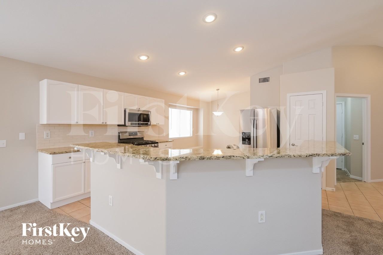 216 Nautical St - Photo 5 of 15