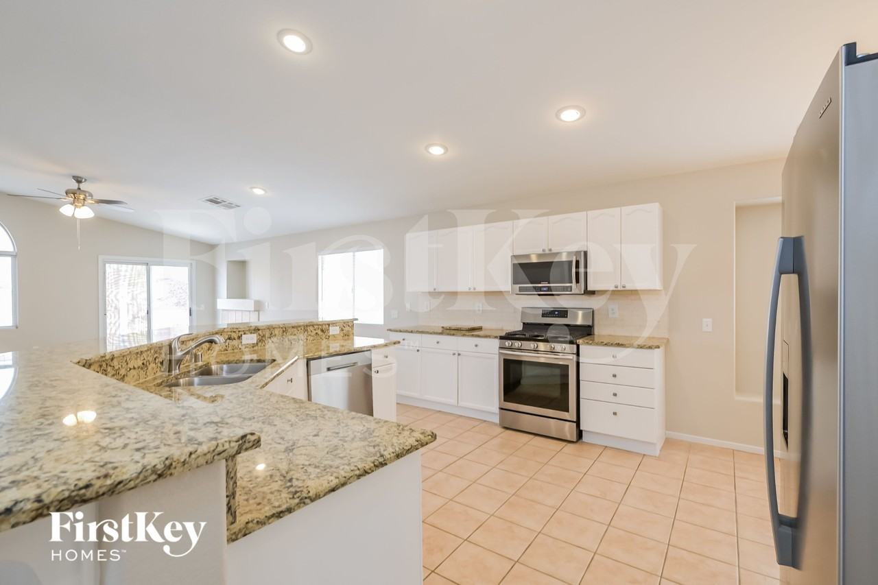216 Nautical St - Photo 7 of 15