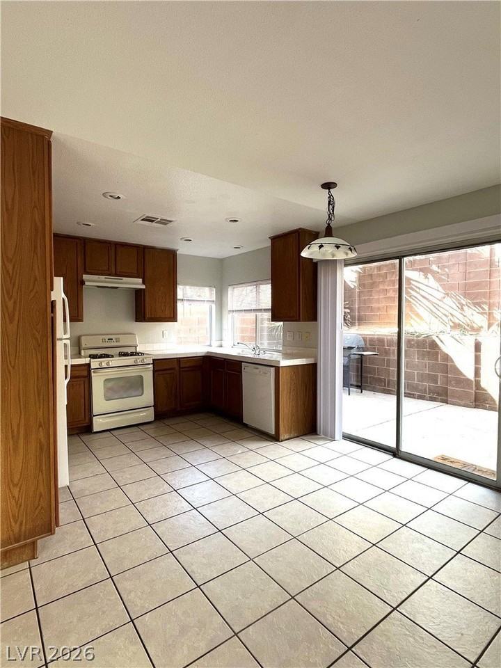 913 Toro Canyon Ln - Photo 5 of 14