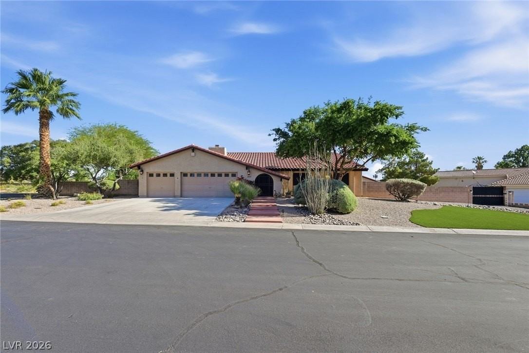 1410 S Monte Cristo Way - Photo 3 of 50
