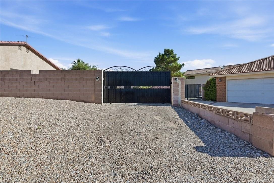 1410 S Monte Cristo Way - Photo 6 of 50