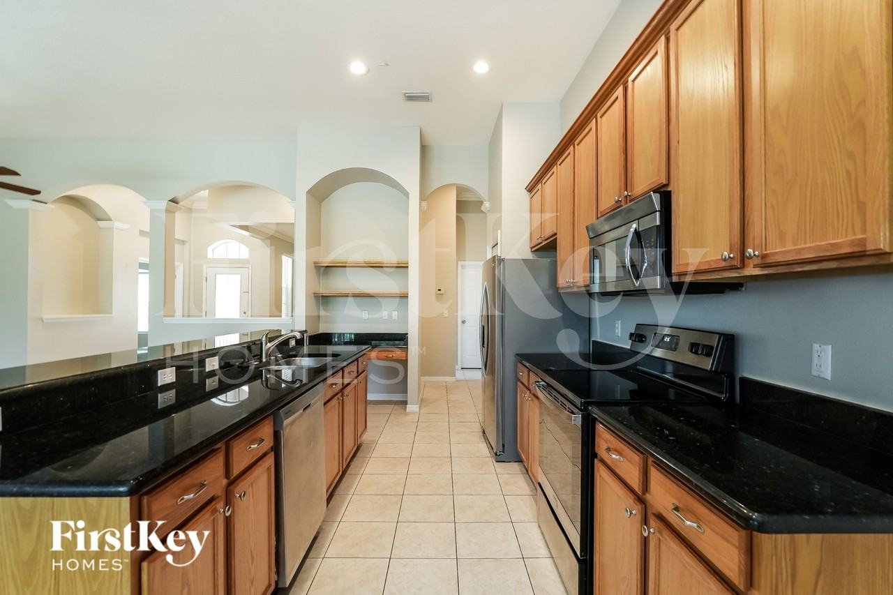 11737 Summer Springs Dr - Photo 6 of 17