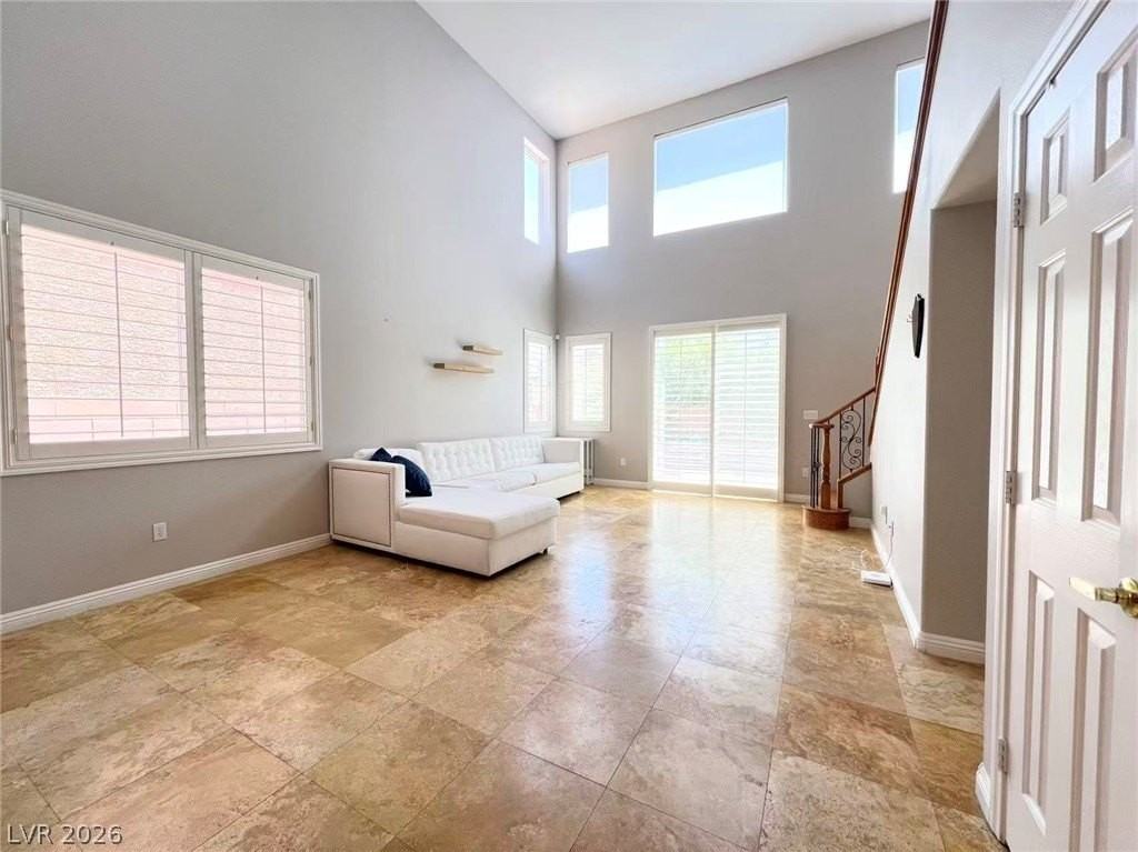 538 Los Hermanos St - Photo 4 of 27