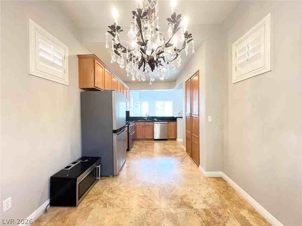 538 Los Hermanos St - Photo 7 of 27