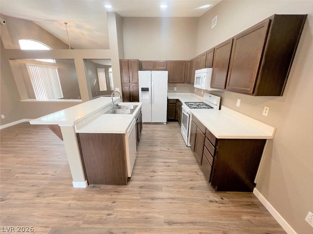 1929 Blue Ribbon Dr - Photo 4 of 22