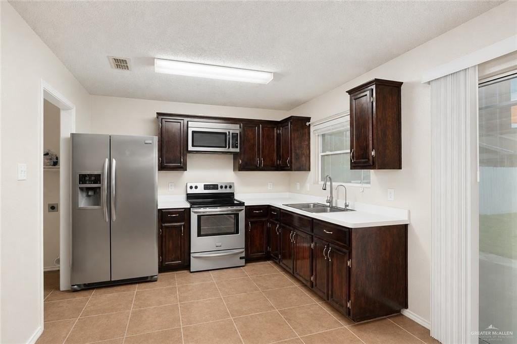 3413 Yucca Ave - Photo 5 of 11