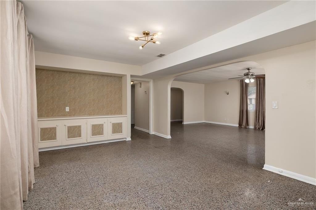 914 N 15th St - Photo 3 of 13