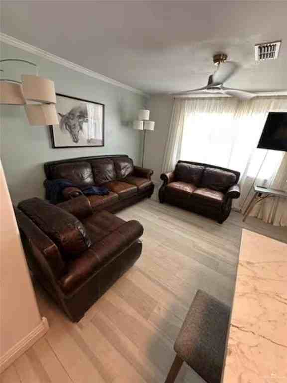 210 W Gardenia St #12 - Photo 4 of 19