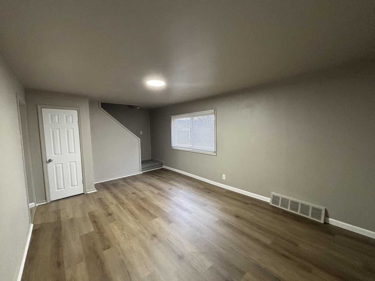 31807 Tuscola Ct - Photo 3 of 9