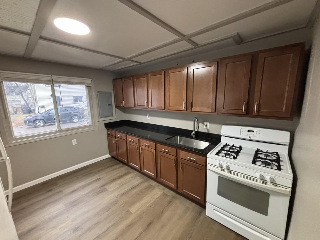 31807 Tuscola Ct - Photo 4 of 9