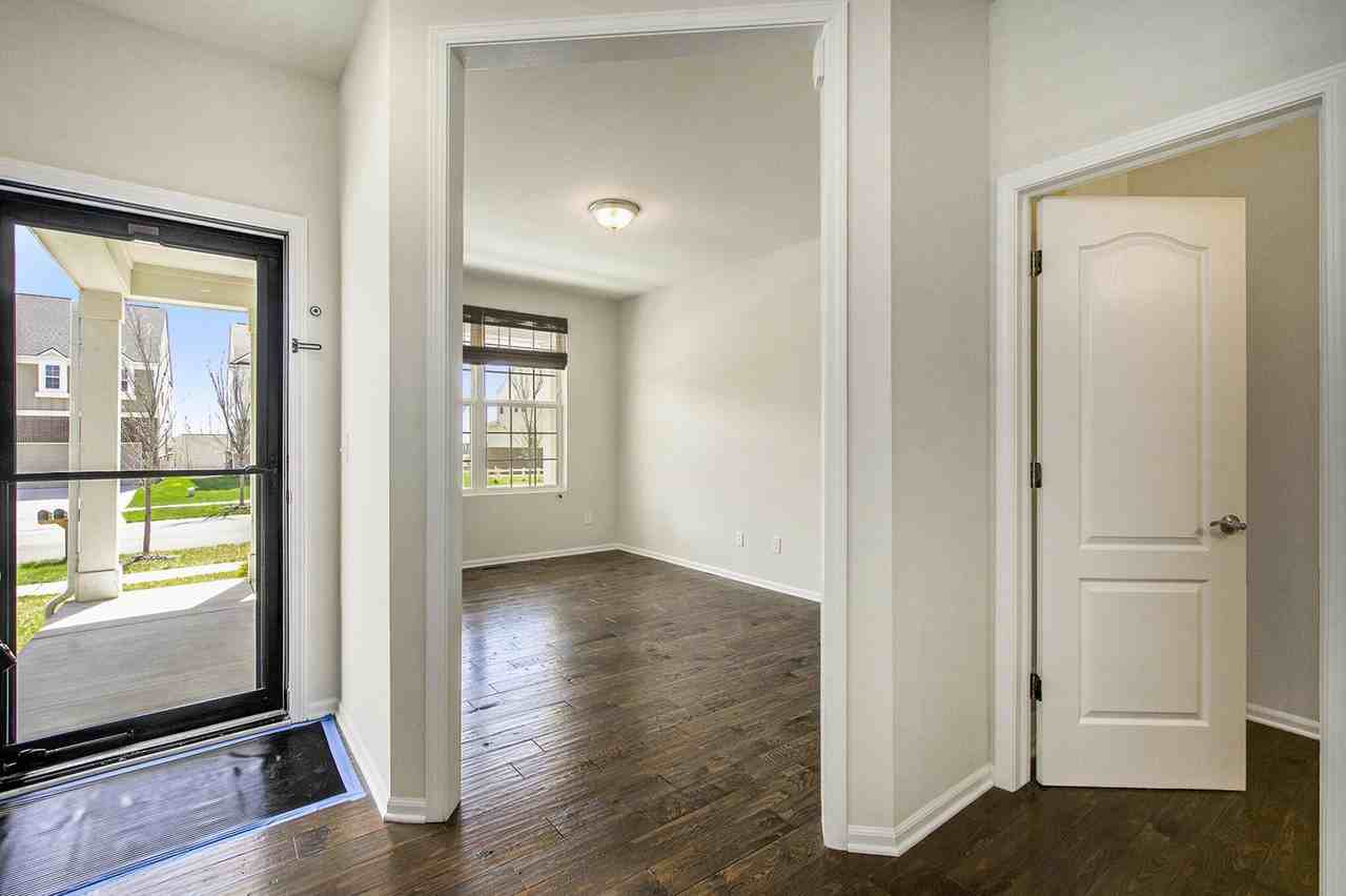 2895 Dillon Dr - Photo 5 of 40