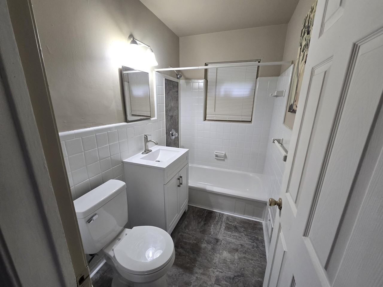 6109 Farmbrook St - Photo 4 of 17