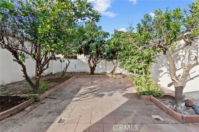 1421 E Norwood Pl - Photo 3 of 7