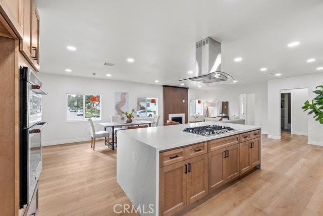 1421 E Norwood Pl - Photo 4 of 7
