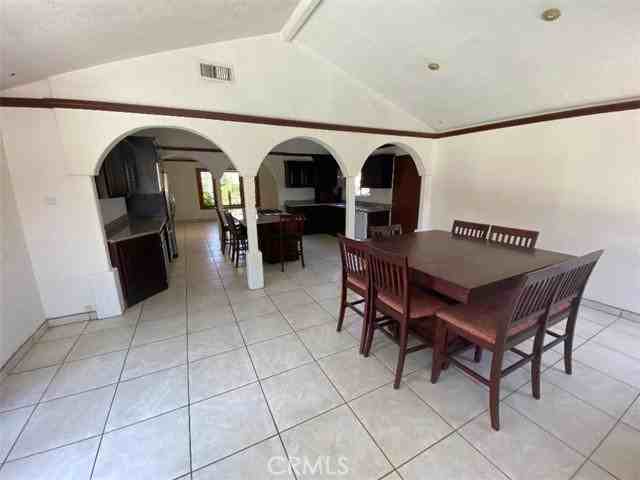 1862 Hollandale Ave - Photo 4 of 8