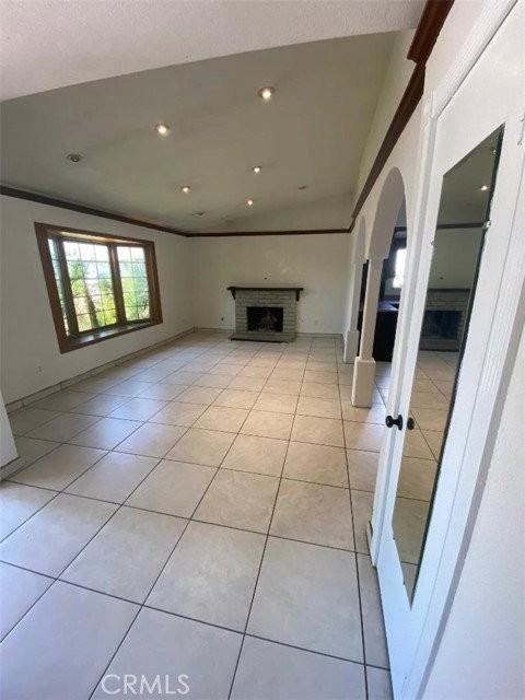 1862 Hollandale Ave - Photo 5 of 8